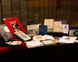 Objetos del legado «in memoriam» de Rosalía de Castro 