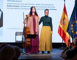  intervención musical de la compositora Saskia Venegas interpretada por la violonchelista Maya Fridman