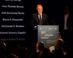  Ángel Víctor Torres
