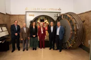 Foto de familia en la Caja de las Letras
