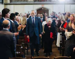 El Rey Felipe VI y la escritora Margaret Atwood 