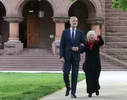 El Rey Felipe VI y la escritora Margaret Atwood 