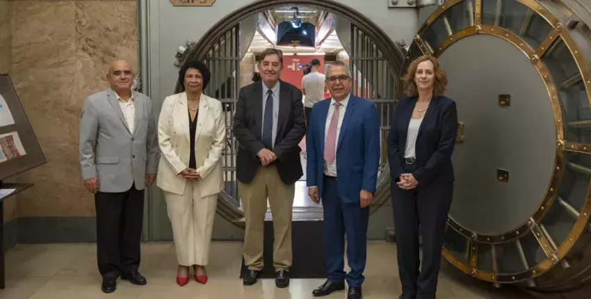 José Antonio Baujín, Miriam Nicado, Luis García Montero, Marcelino Medina y Carmen Noguero