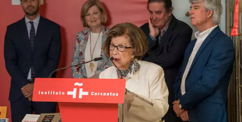 Legado de Dionisia García a la Caja de las Letras