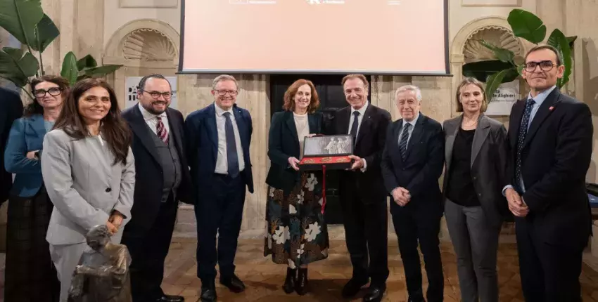 Foto de familia del encuentro bilateral en Roma