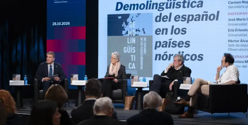 De izda. a dcha: Francisco Moreno Fernández, director del Observatorio Global del Español; Erla Erlendsdóttir, de la Universidad de Islandia; José María Izquierdo Paredes, de la Universidad de Oslo; y Héctor Álvarez Mella, jefe de departamento del Observatorio Global del Españo