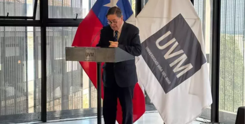 El director del Instituto Cervantes, Luis García Montero, durante la inauguración de la II Conferencia Internacional de Español como Lengua Extranjera en la Universidad de Viña del Mar