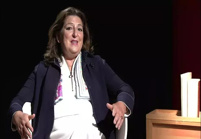 Raja Yassine Bahri La profesora Raja Yassine Bahri