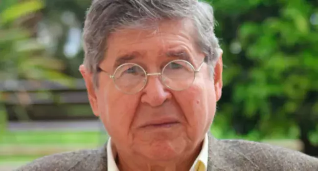 El escritor Alberto Bryce Echenique