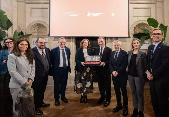 Foto de familia de la reunión entre el Cervantes y la Dante Alighieri