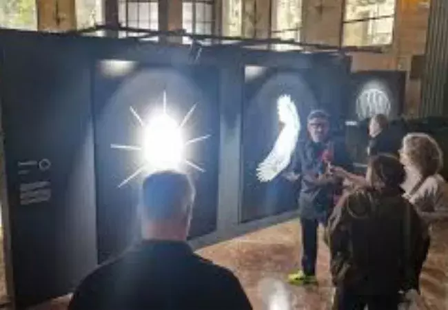 Solimán López explicando «Aeolia» 