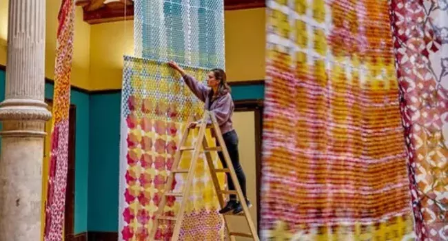 Exposición «Hilvanadas. Poéticas textiles en el arte actual»