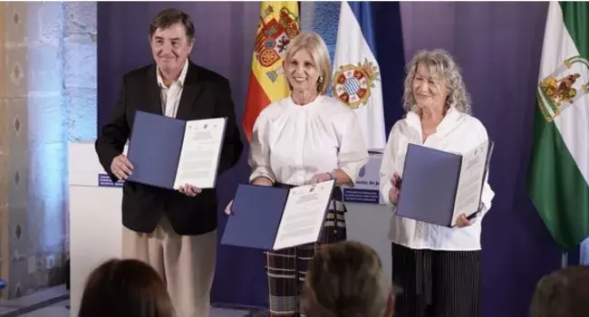 García Montero firma convenio con el Ayuntamiento de Jerez y la Fundación Caballero Bonald  