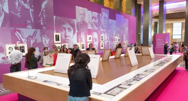 Exposición "María Elena Walsh y Sara Facio, la palabra y la mirada" en el Instituto Cervantes