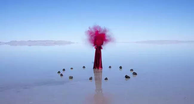 Obra de la exposición "¿De dónde sale ese espacio en mí? De olas, nubes y coraje"