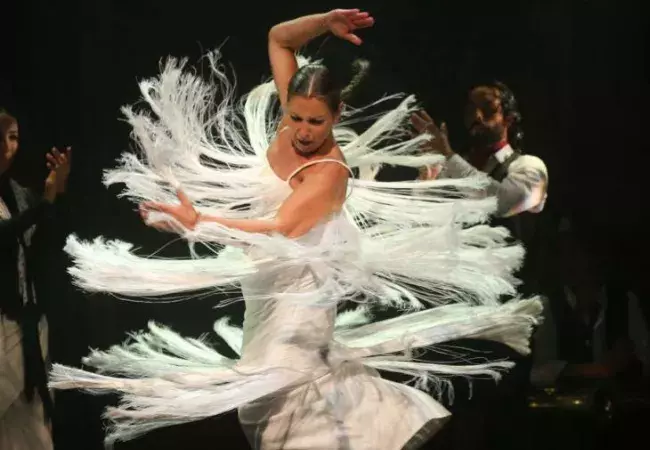 Fotograma del documental "Omega wants to dance"