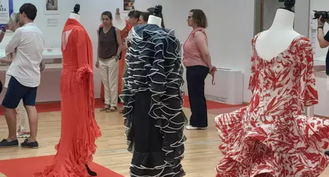 Exposición sobre el guardarropa de Teresa Berganza 
