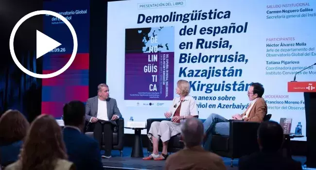 De izda. a dcha.: El director del Observatorio Global del Español, Francisco Moreno Fernández; la coordinadora del centro Cervantes de Moscú; Tatiana Pigariova; y el jefe de departamento del Observatorio Global del Español, Héctor Álvarez Mella, durante la presentación del estudio Foto: Instituto Cervantes / Sandra Contreras.