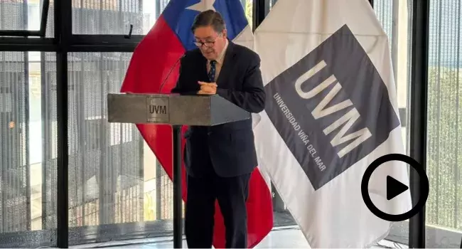 El director del Instituto Cervantes, Luis García Montero, durante la inauguración de la II Conferencia Internacional de Español como Lengua Extranjera en la Universidad de Viña del Mar
